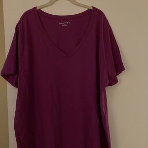 Women’s plus size V-neck short sleeve T-shirt